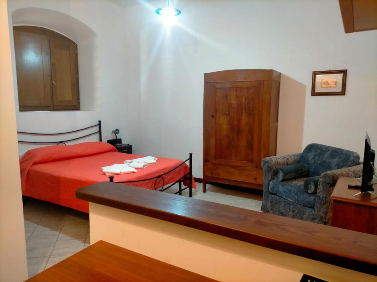 Antico Borgo La Commenda Aparthotel Montefiascone Exterior photo